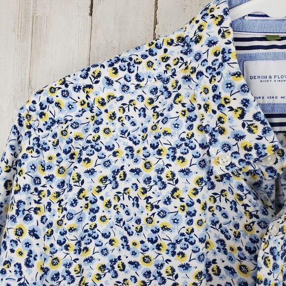 Denim and Flower Floral Button Down Shirt White Blue Size Small - Picture 4 of 6